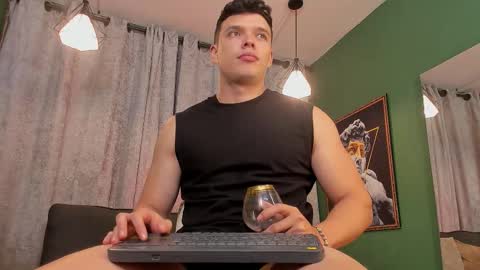 Snapshot of jakee_tyler chatting on 10/30/25, 10:54 Jake Tyler online show from 10/30/25, 10:54