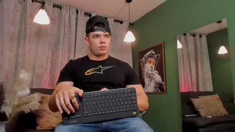 Snapshot of jakee_tyler chatting on 12/15/25, 01:43 Jake Tyler online show from 12/15/25, 01:43