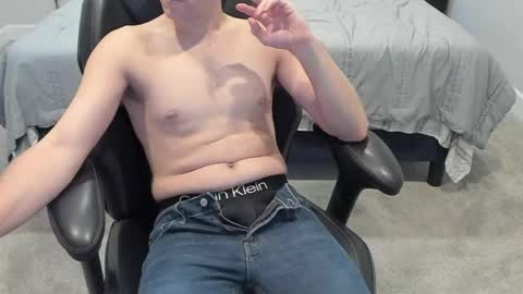 Snapshot of jakesnake442 chatting on 05/10/26, 05:23 jakesnake442 online show from 05/10/26, 05:23