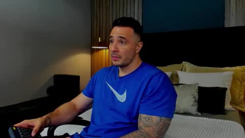 jakestone_1 online show from 11/05/25, 01:27