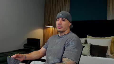 jakestone_1 online show from 11/10/25, 01:04