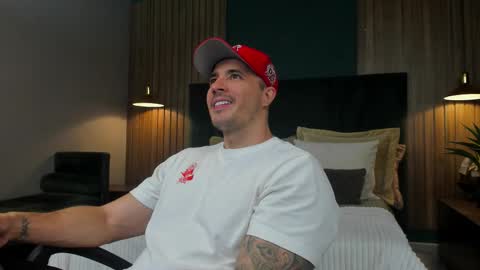 jakestone_1 online show from 11/19/25, 01:38