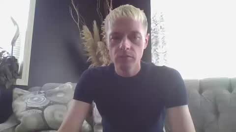 jakjakrabbit online show from 10/15/25, 08:53