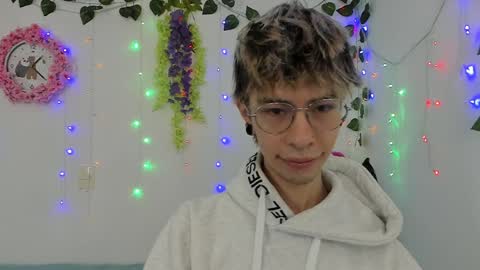 Snapshot of jakke__ chatting on 02/02/25, 06:20 Jakke Independent model online show from 02/02/25, 06:20