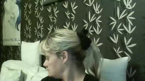 Snapshot of jakkilouise chatting on 10/10/25, 09:58 JAKKI LOUISE pornstar online show from 10/10/25, 09:58