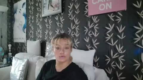 Snapshot of jakkilouise chatting on 11/14/25, 11:31 JAKKI LOUISE pornstar online show from 11/14/25, 11:31