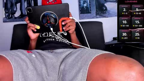 Snapshot of jamal_boseman chatting on 11/29/25, 10:57 Jamal online show from 11/29/25, 10:57