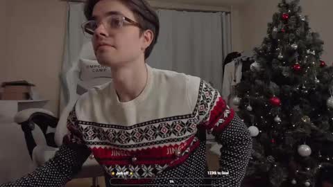 Snapshot of jame_flow chatting on 12/21/24, 11:11 Hey there Im Jame online show from 12/21/24, 11:11