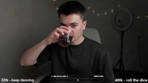 Snapshot of jame_flow chatting on 02/24/25, 10:14 Hey there Im Jame online show from 02/24/25, 10:14