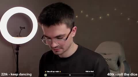 Snapshot of jame_flow chatting on 03/01/25, 03:10 Hey there Im Jame online show from 03/01/25, 03:10