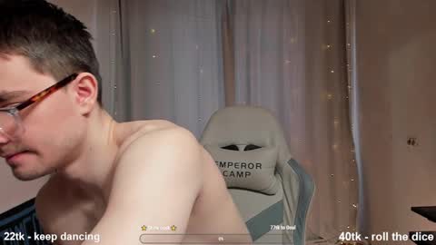 Snapshot of jame_flow chatting on 03/11/25, 11:12 Hey there Im Jame online show from 03/11/25, 11:12