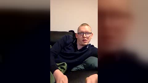 james0901998 online show from 07/02/26, 11:00