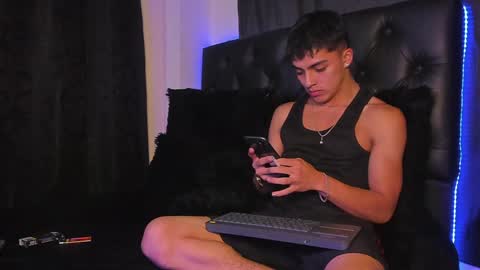 LeonardoInsta LeonardoperezcoPvt open online show from 12/16/24, 02:36