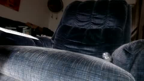 Snapshot of james30cup chatting on 12/19/24, 08:23 what you in too online show from 12/19/24, 08:23