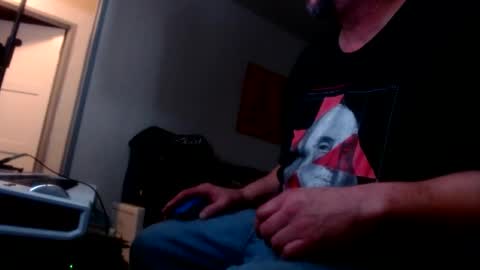 Snapshot of james30cup chatting on 01/08/25, 09:42 what you in too online show from 01/08/25, 09:42