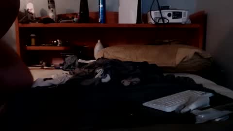 Snapshot of james30cup chatting on 10/01/25, 10:32 what you in too online show from 10/01/25, 10:32