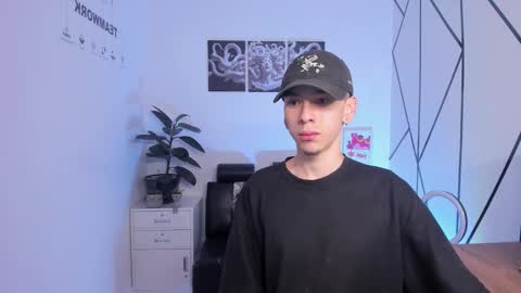 james_adamss_ online show from 11/20/25, 12:27