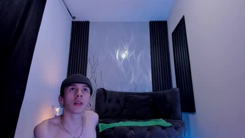 james_adamss_ online show from 01/15/26, 08:01