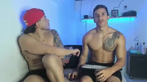 Snapshot of james_and_max chatting on 04/09/26, 01:05 james_and_max online show from 04/09/26, 01:05