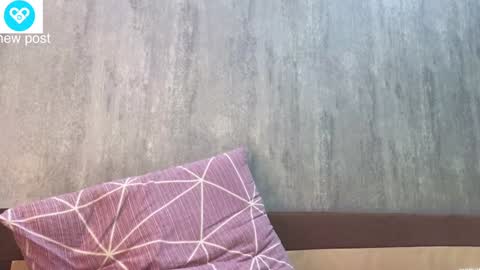 Snapshot of james_friends chatting on 12/02/24, 01:25 James online show from 12/02/24, 01:25