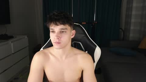 Snapshot of james_friends chatting on 12/05/24, 08:11 James online show from 12/05/24, 08:11