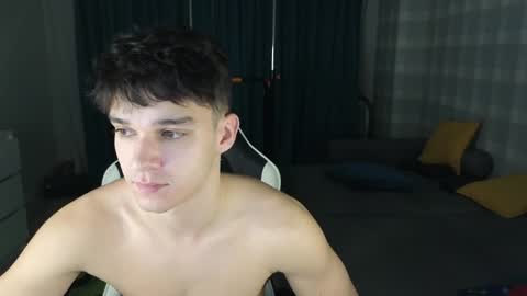 Snapshot of james_friends chatting on 12/05/24, 11:18 James online show from 12/05/24, 11:18