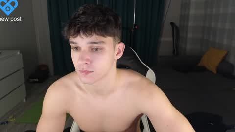 Snapshot of james_friends chatting on 12/11/24, 01:05 James online show from 12/11/24, 01:05