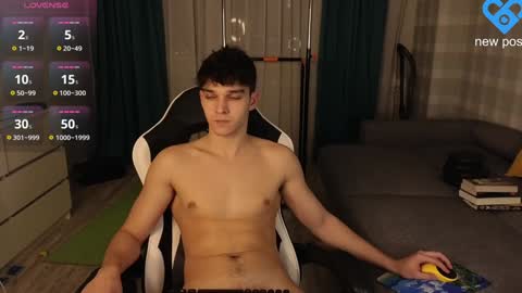 Snapshot of james_friends chatting on 01/17/25, 10:12 James online show from 01/17/25, 10:12