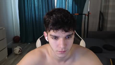 Snapshot of james_friends chatting on 01/29/25, 12:45 James online show from 01/29/25, 12:45