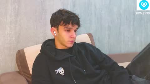 Snapshot of james_friends chatting on 02/03/25, 08:35 James online show from 02/03/25, 08:35