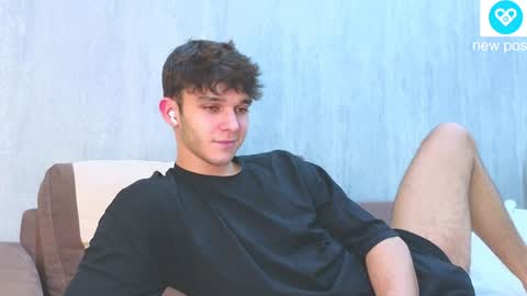 Snapshot of james_friends chatting on 02/04/25, 08:38 James online show from 02/04/25, 08:38