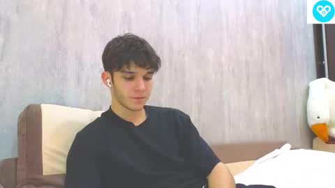 Snapshot of james_friends chatting on 02/18/25, 11:08 James online show from 02/18/25, 11:08