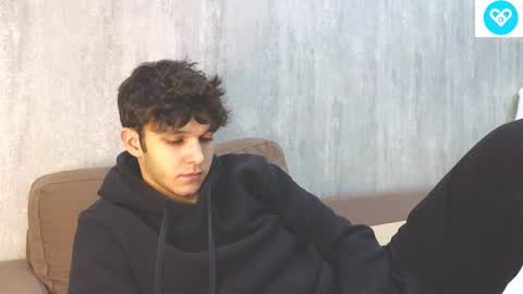 Snapshot of james_friends chatting on 03/03/25, 10:52 James online show from 03/03/25, 10:52