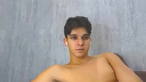 Snapshot of james_friends chatting on 09/17/25, 10:22 James online show from 09/17/25, 10:22