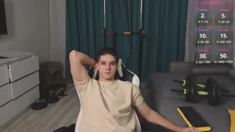 Snapshot of james_friends chatting on 10/20/25, 09:59 James online show from 10/20/25, 09:59