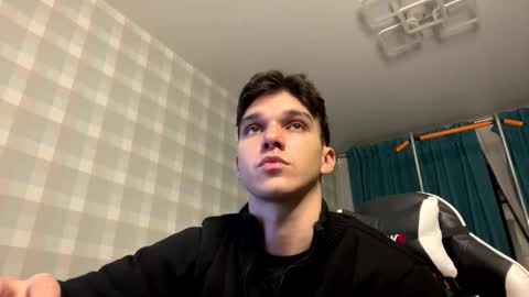 Snapshot of james_friends chatting on 10/21/25, 11:27 James online show from 10/21/25, 11:27