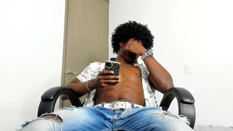 james_makony_1 online show from 12/23/24, 12:14