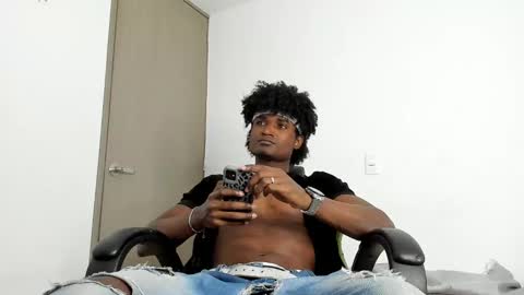 james_makony_1 online show from 12/23/24, 10:33