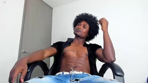 james_makony_1 online show from 12/30/24, 02:09