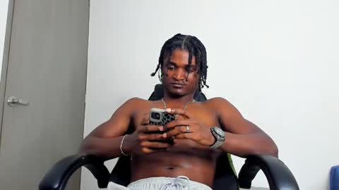 james_makony_1 online show from 12/31/24, 06:27