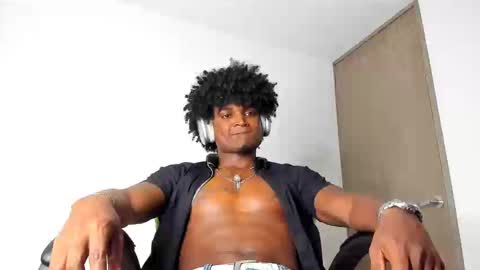 james_makony_1 online show from 01/16/25, 08:11