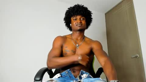 james_makony_1 online show from 01/30/25, 03:19