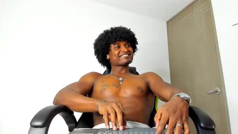 james_makony_1 online show from 02/05/25, 10:19