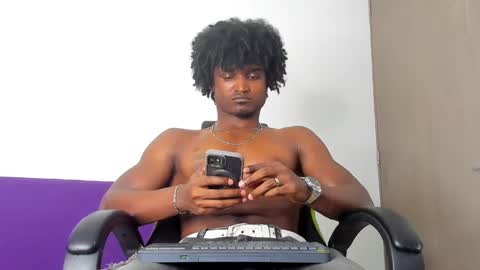 james_makony_1 online show from 02/17/25, 08:41