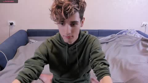 Snapshot of james_mil chatting on 12/13/24, 07:10 James online show from 12/13/24, 07:10