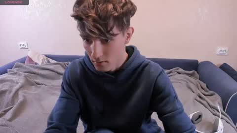 Snapshot of james_mil chatting on 02/15/25, 08:01 James online show from 02/15/25, 08:01