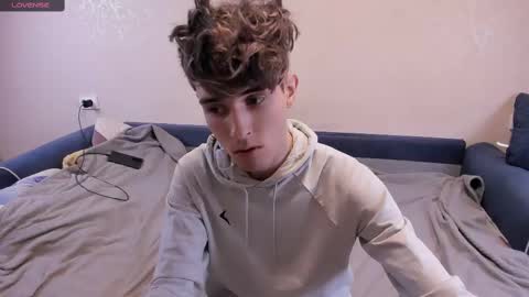 Snapshot of james_mil chatting on 02/20/25, 07:19 James online show from 02/20/25, 07:19