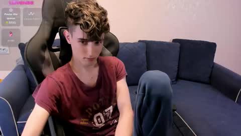 Snapshot of james_mil chatting on 09/17/25, 08:32 James online show from 09/17/25, 08:32