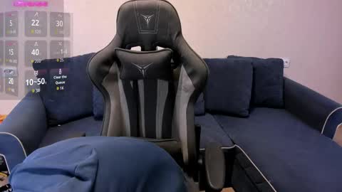 Snapshot of james_mil chatting on 09/19/25, 08:09 James online show from 09/19/25, 08:09