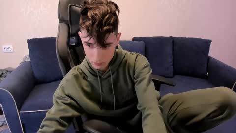 Snapshot of james_mil chatting on 10/29/25, 07:26 James online show from 10/29/25, 07:26